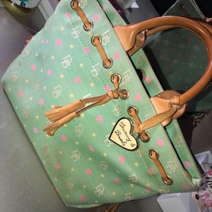 Dooney & Bourke hand bag 💼